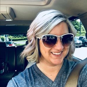 Meet your Posher, Nicole